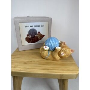 Cracker Barrel Cat And Yarn Ball Salt And Pepper Shaker New In Box Cozy Cottage
